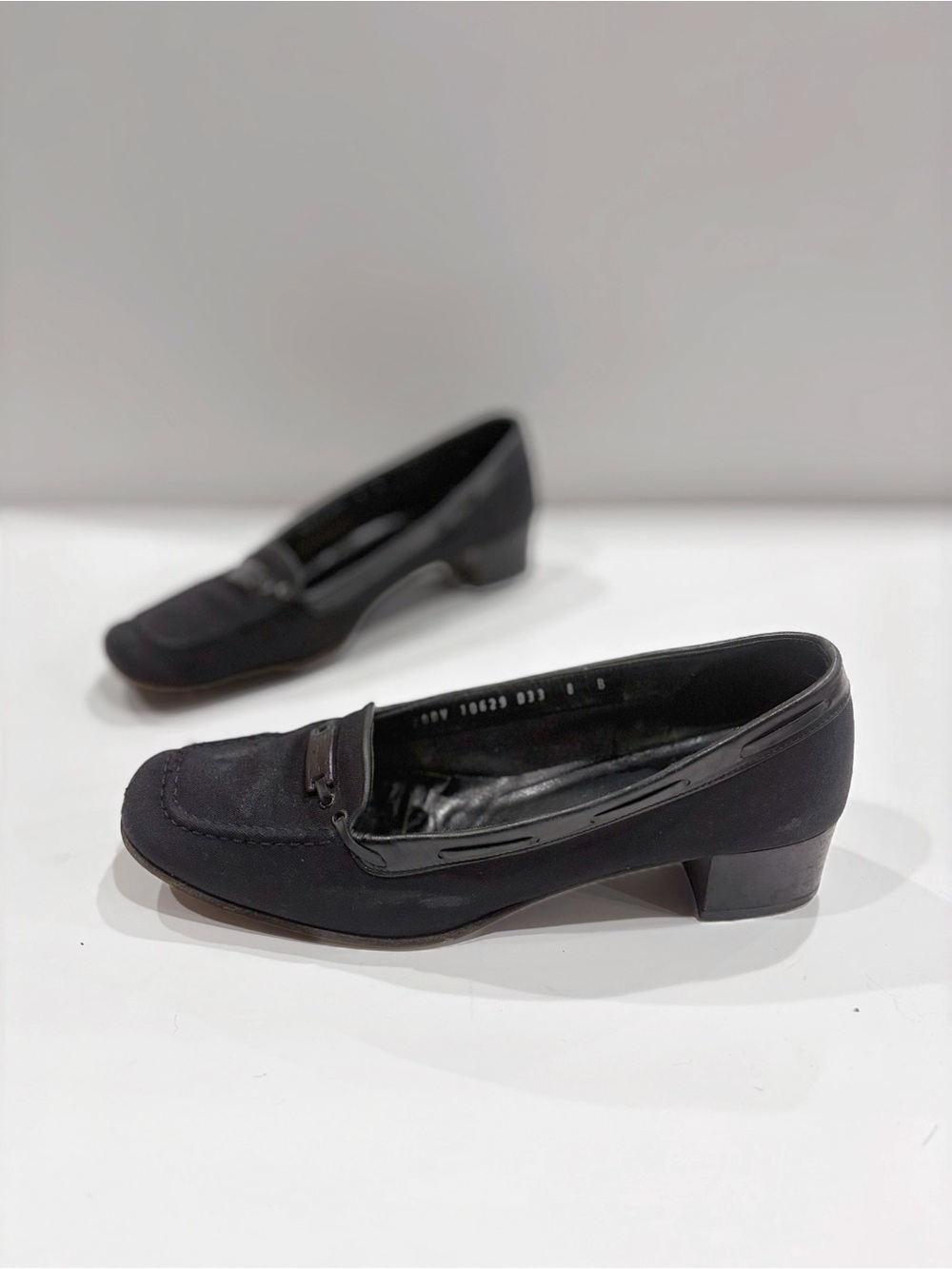 Salvatore Ferragamo Vintage Women's 8B Black Fabric Loafer Pumps Quiet Luxury